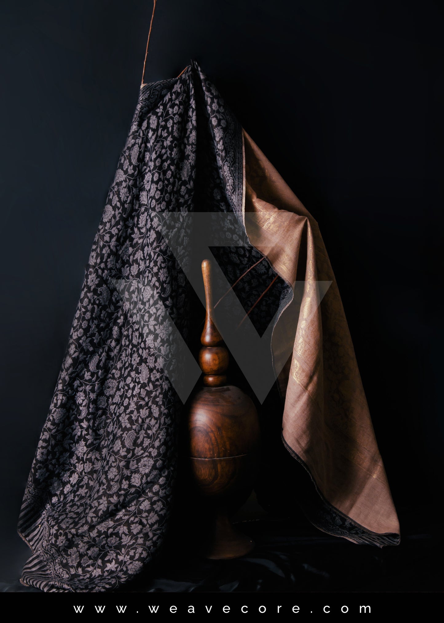 Dual Charm Reversible Kani Shawl – Fawn & Black